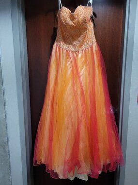 Jolene 12522 Size 12 Coral Prom Dress
